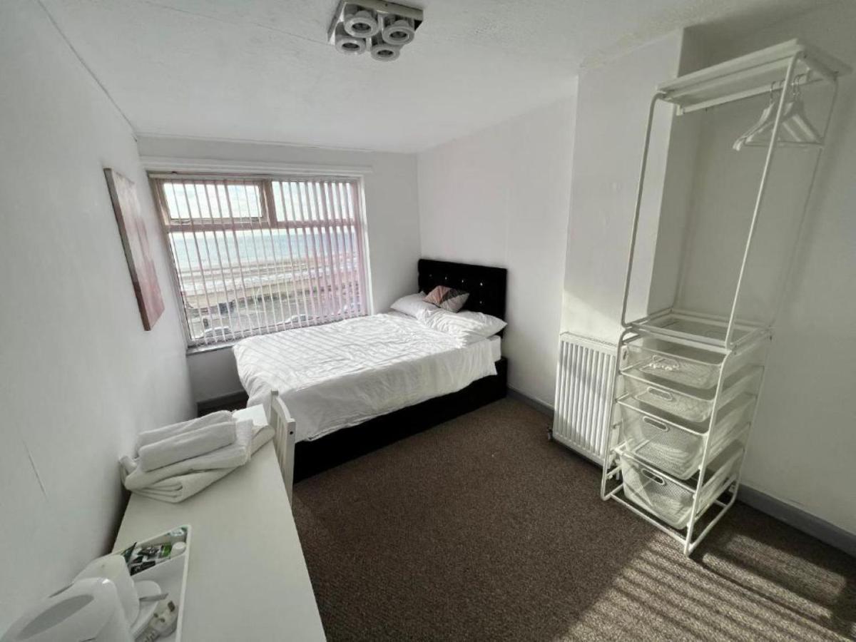 Arnies Hotel Blackpool Extérieur photo